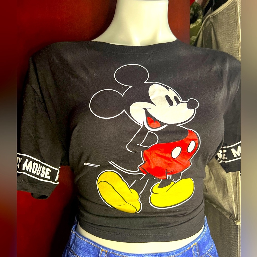 Brand NWT✨ Disney Mickey Mouse Crop Top✨